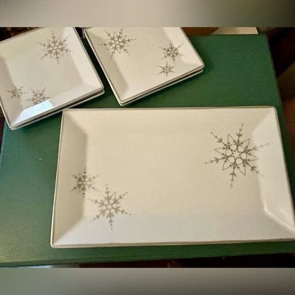 Ulta Beauty 5-pc Square White Snowflake Serving plate Set Christmas Winter - Picture 2 of 8